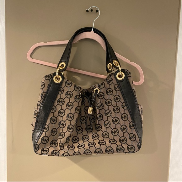 Michael Kors Handbags - Michael Kors Purse